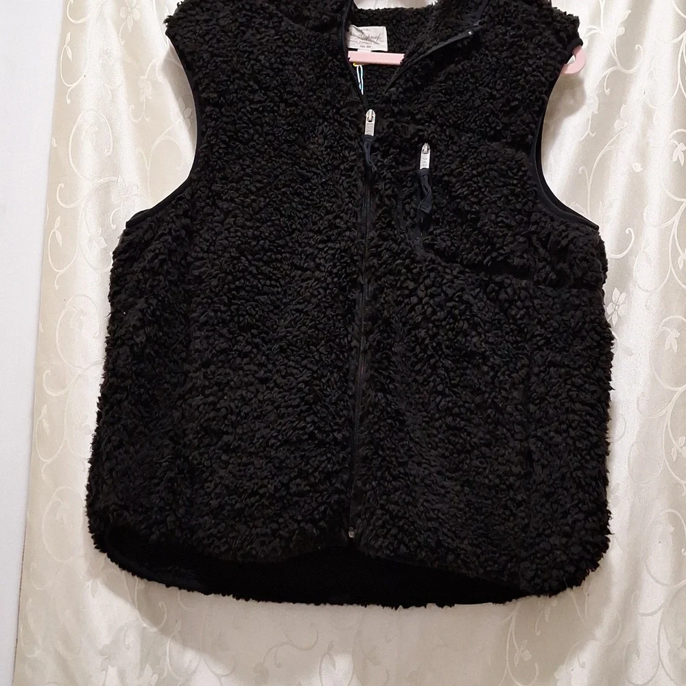Weatherproof Hooded Black Sherpa Vest - Picture 3 of 8